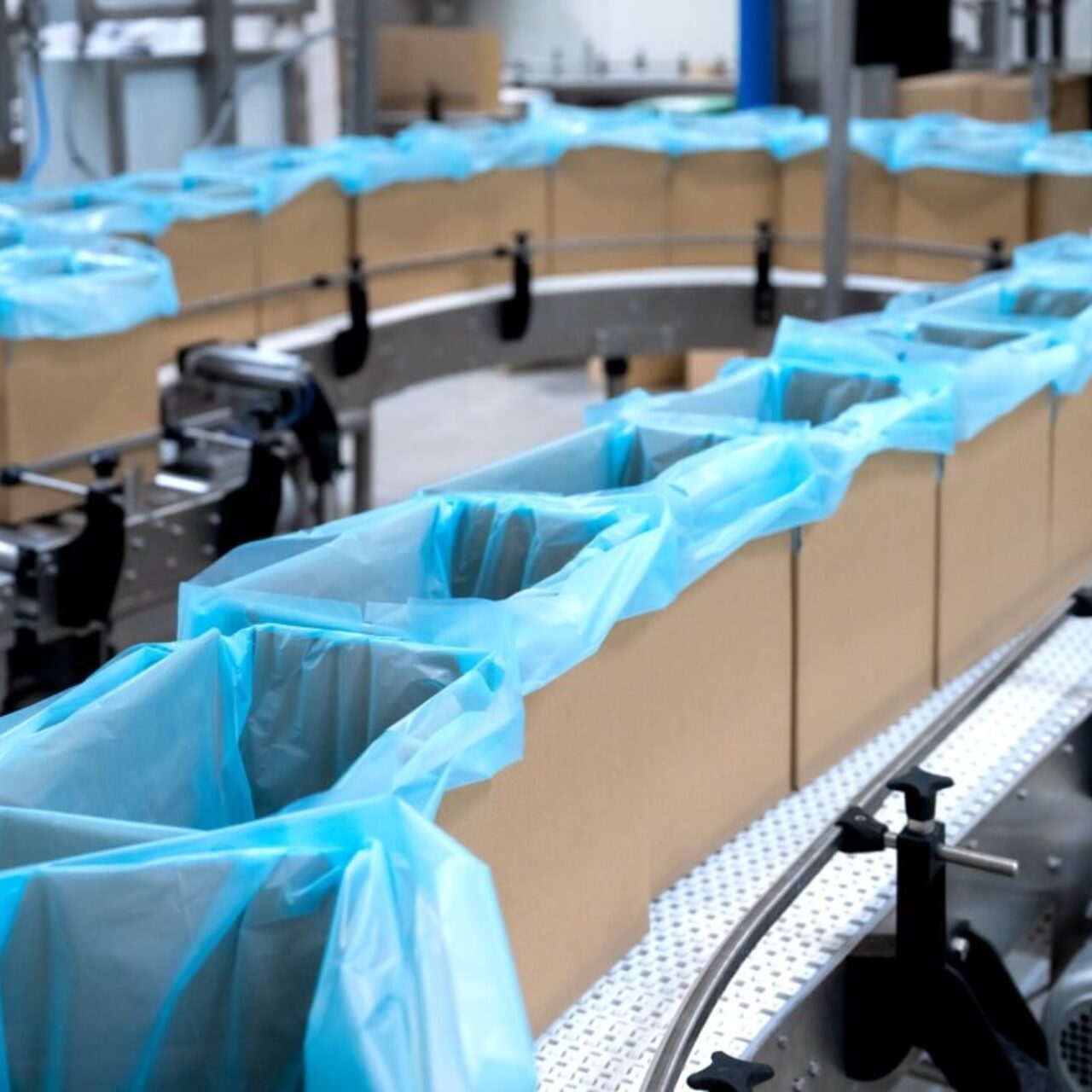 Tłuszcze i frytury w opakowaniach kartonowych, w kartonach