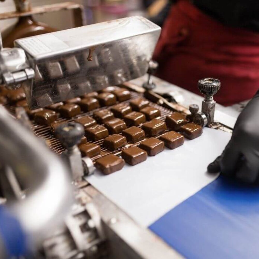 Tłuszcze do polew czekoladowych – CBS i CBE w sprzedaży hurtowej