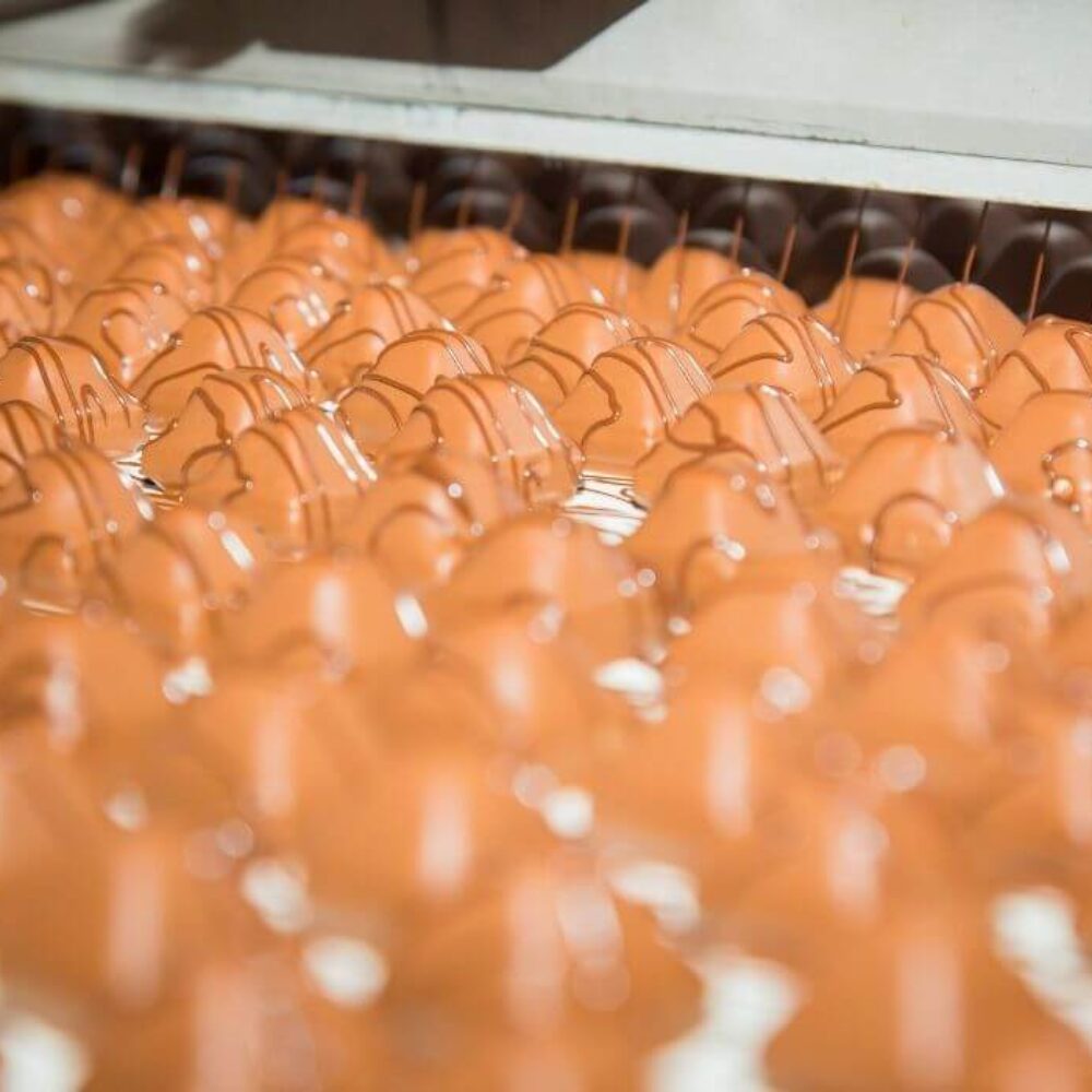 Tłuszcze do polew czekoladowych – CBS i CBE w sprzedaży hurtowej